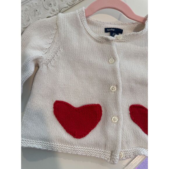 Baby Gap Valentines White Red Heart Pocket Knit Cardigan Sweater Size 18-24M - Picture 3 of 3